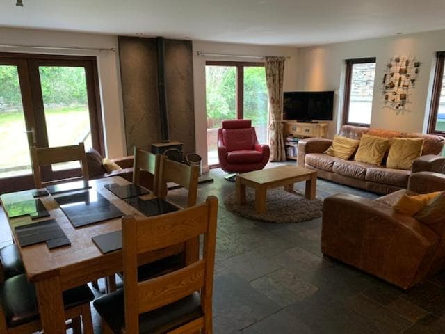 Kingston House - Photo 2
