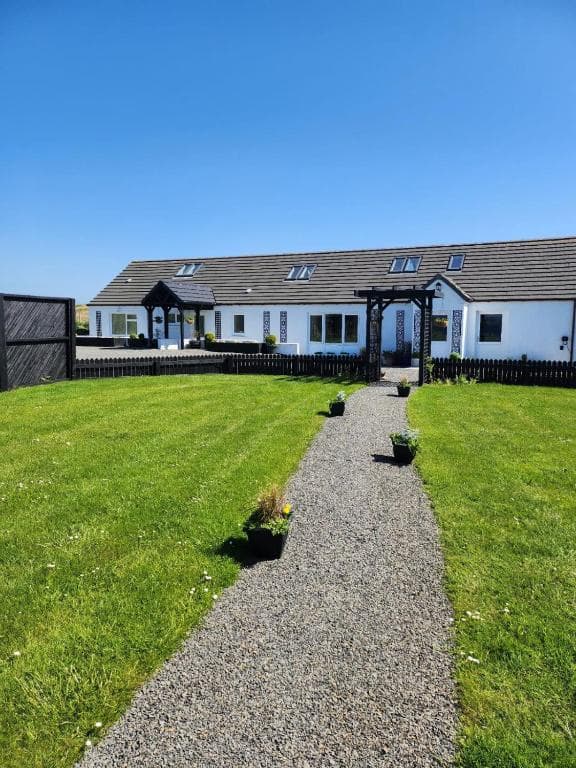 Lochview - Photo 2