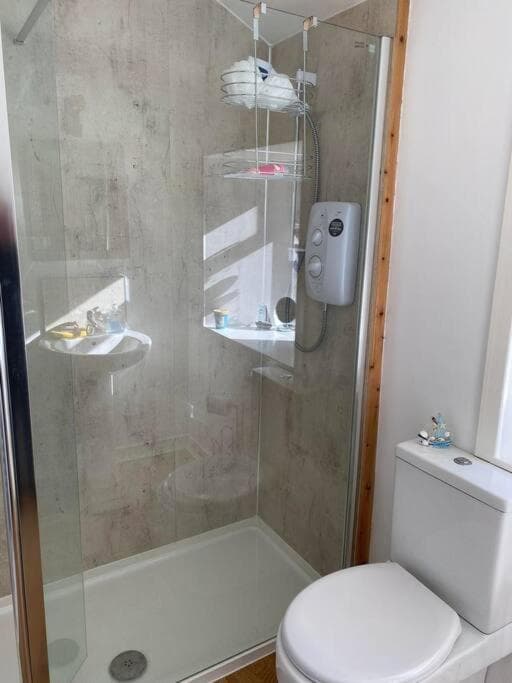 2 Bedroom house overlooking Pierowall Bay, Westray - Photo 2