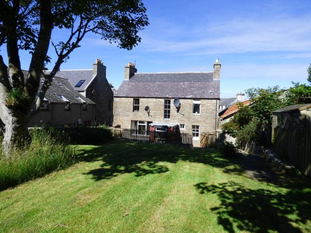 St Clair House - Photo 5