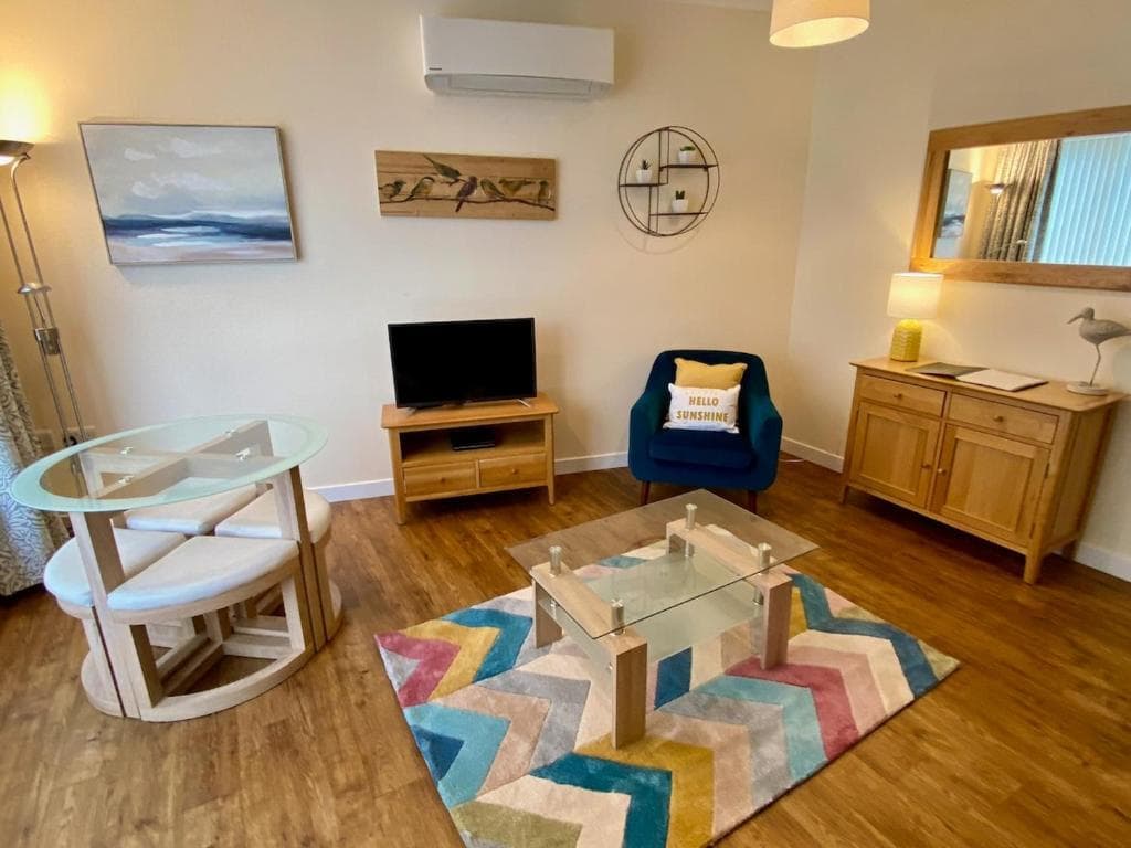 Cosy Central Bolthole - Muckle Green Holm