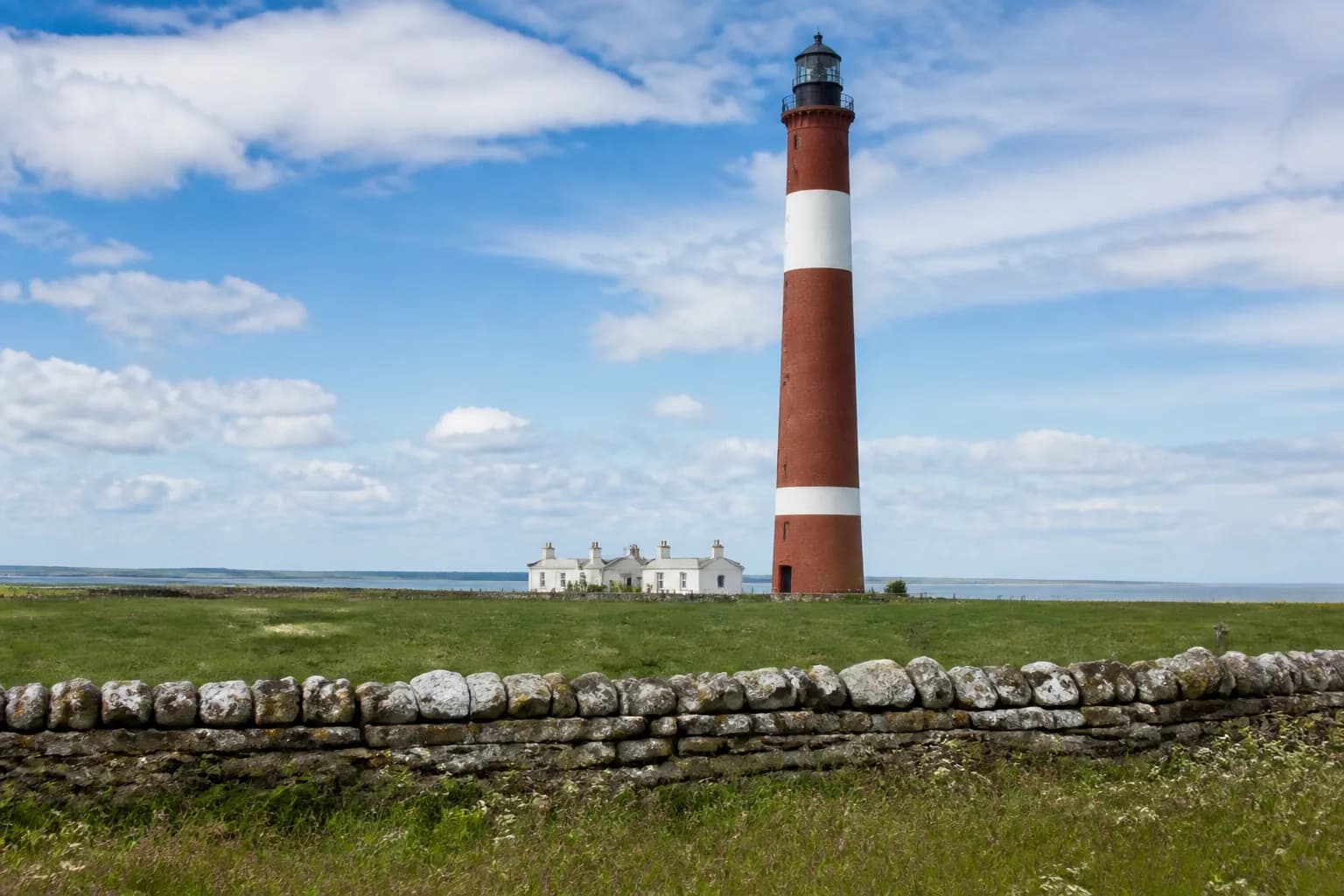 North Ronaldsay: Seaweed Sheep, Lighthouse & Birds