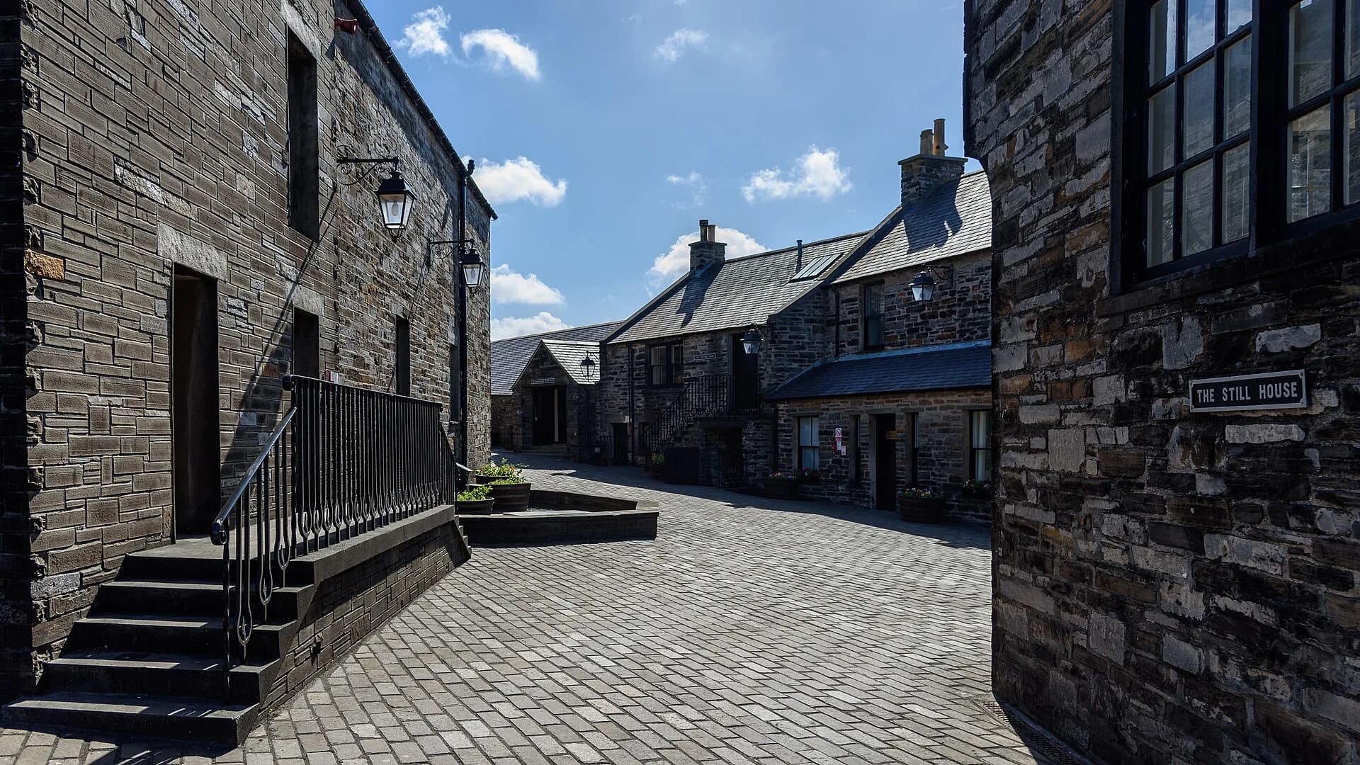 Highland Park Distillery Tours: Orkney Visitor Guide