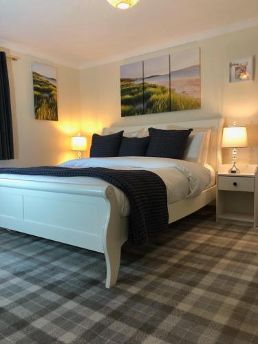 Old School - Exclusive 5 Room private suite, Burray, Orkney (photo 2)