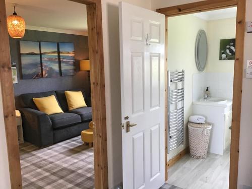 Old School - Exclusive 5 Room private suite, Burray, Orkney (photo 4)
