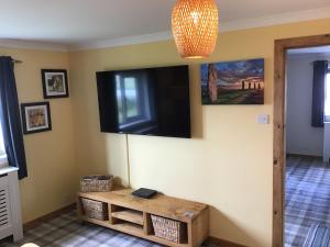 Old School - Exclusive 5 Room private suite, Burray, Orkney (photo 7)