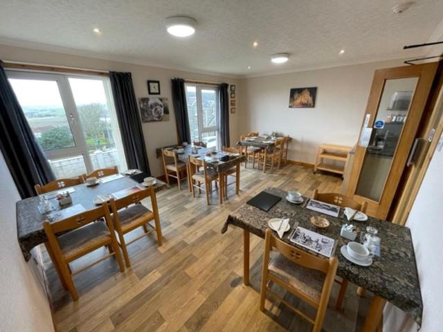 Royal Oak Guesthouse, Holm Road, Kirkwall, Orkney (photo 3)