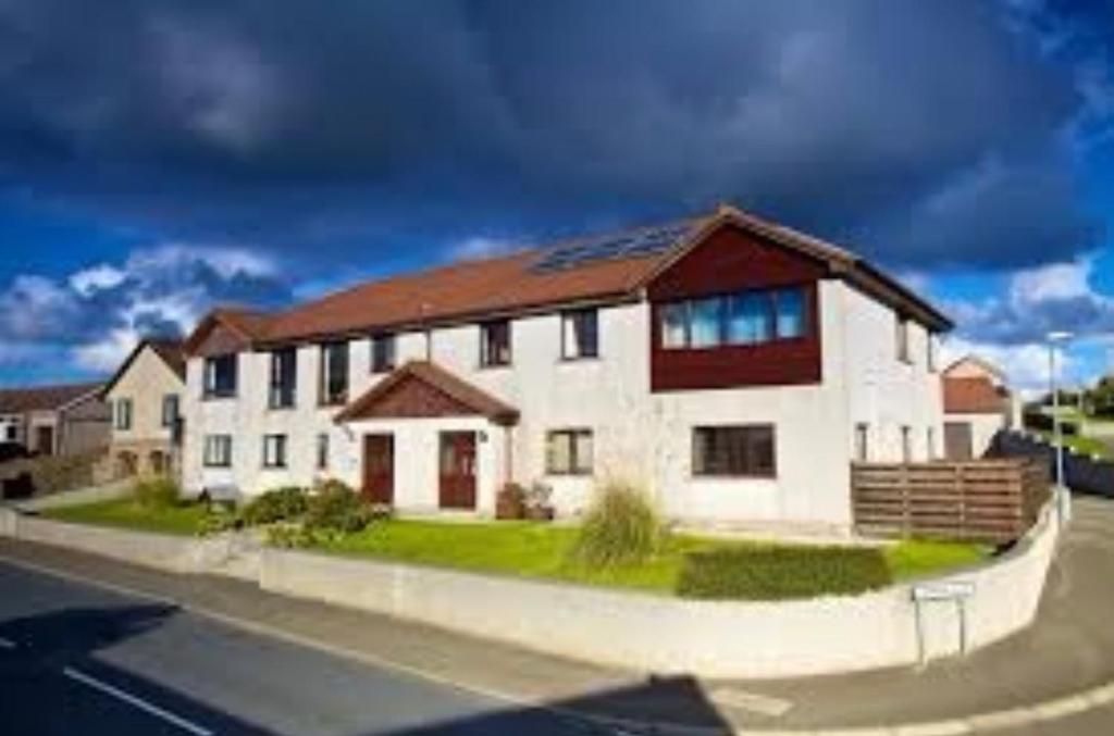 Royal Oak Guesthouse, Holm Road, Kirkwall, Orkney